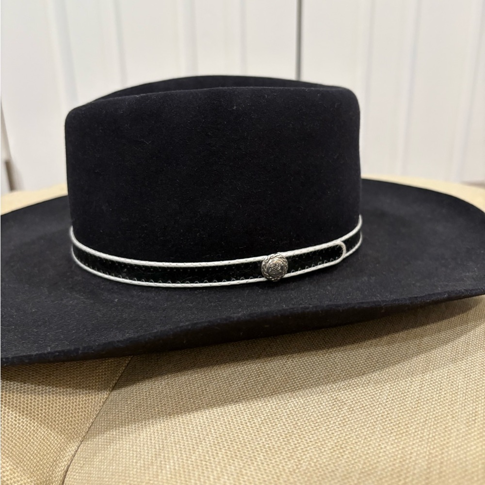 Wrangler Black Cowboy Hat with Red Lining